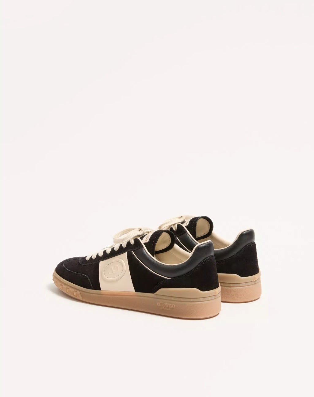 Valentino Upvillage